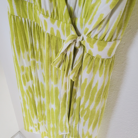 Lane Bryant NWT Women's Lime‎ Green & White Sleeveless Stretch Knit Wrap Dress - Picture 5 of 9